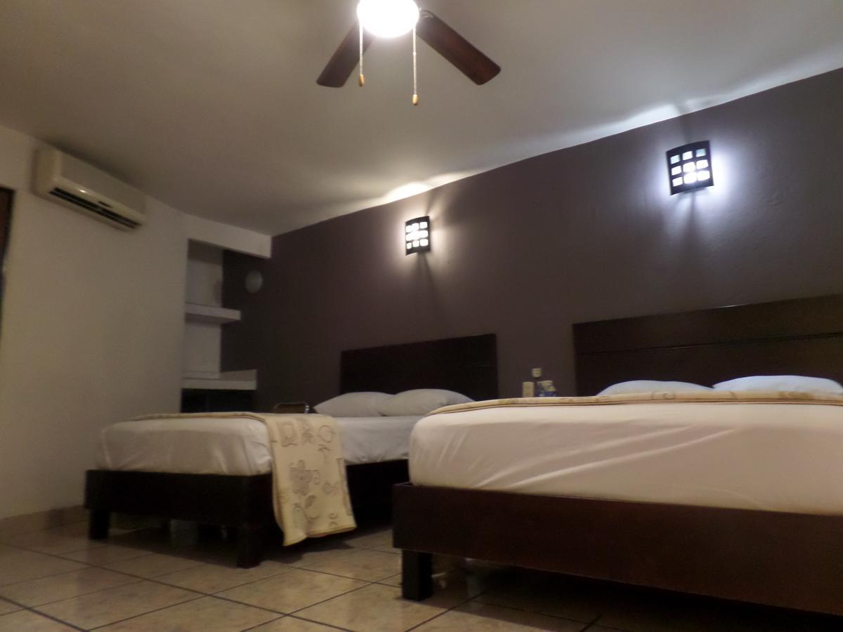 Tuxtla Gutiérrez Uke Inn Hotel & Suites Xamaipak מראה חיצוני תמונה