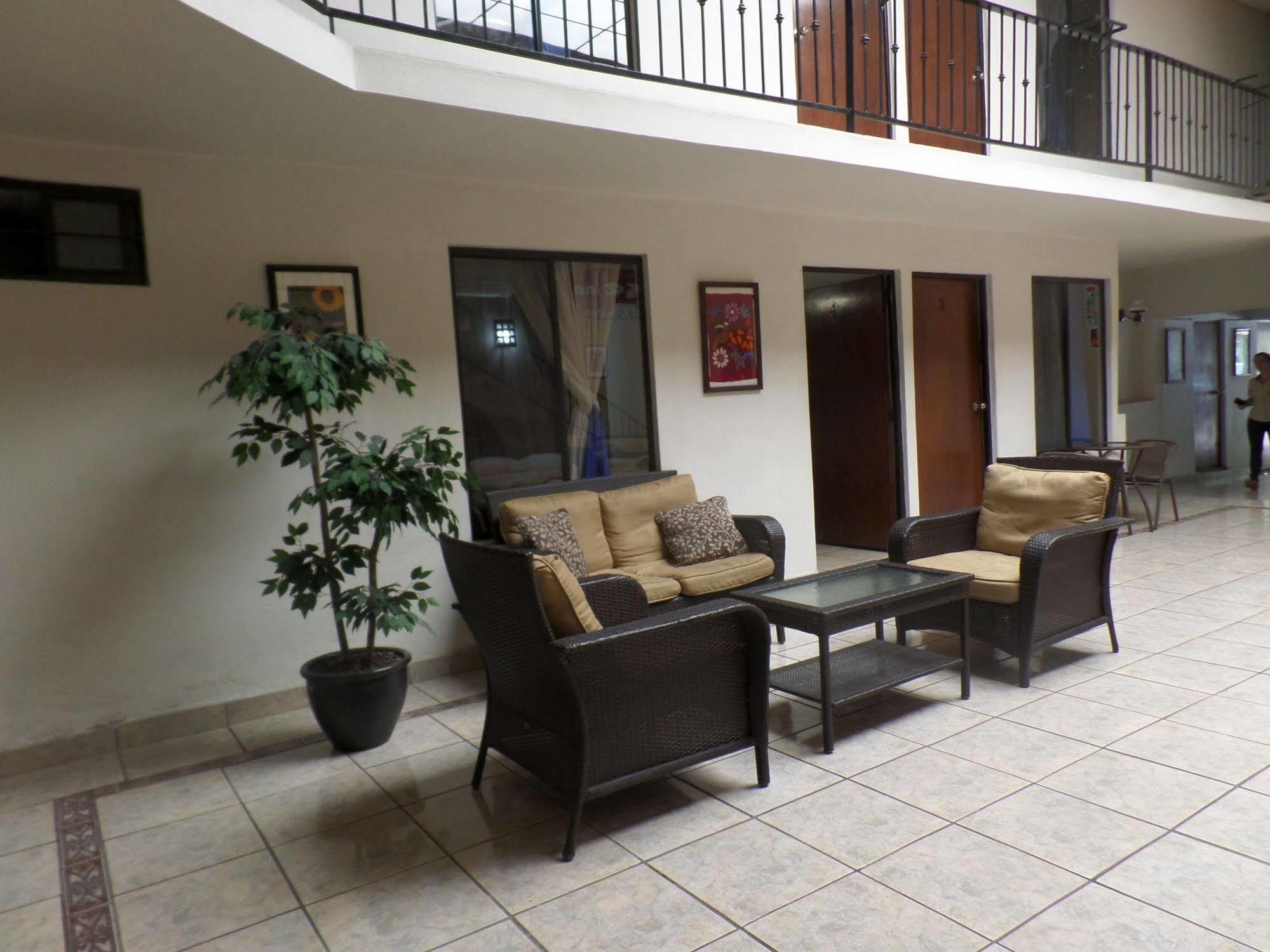 Tuxtla Gutiérrez Uke Inn Hotel & Suites Xamaipak מראה חיצוני תמונה